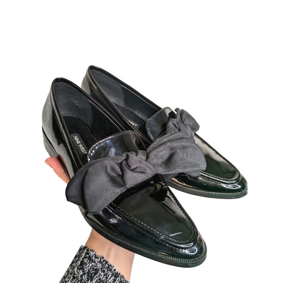 Nine West Black Patent Leather Flats with Bow - Size 7 - Picture 1 of 10